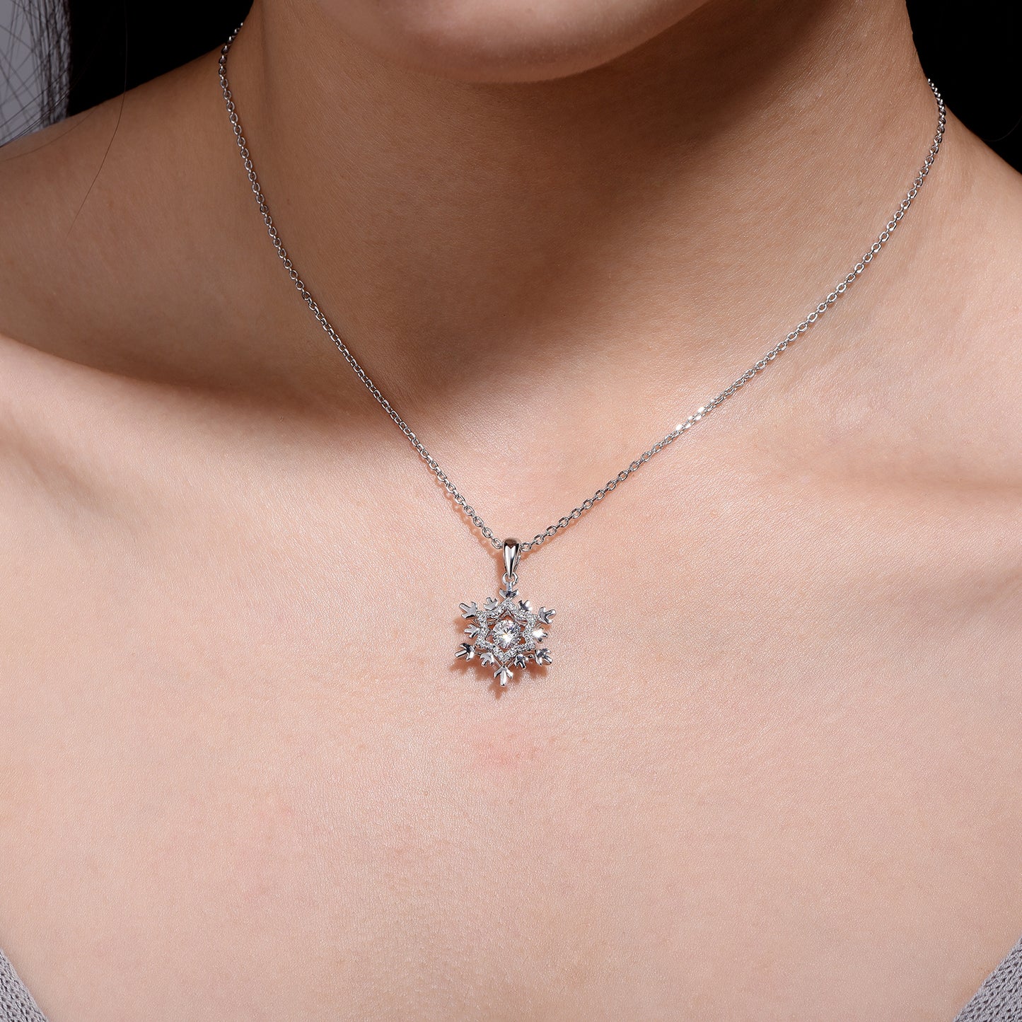 TRPOPO MS "Frozen" Snowflake Diamond Necklace