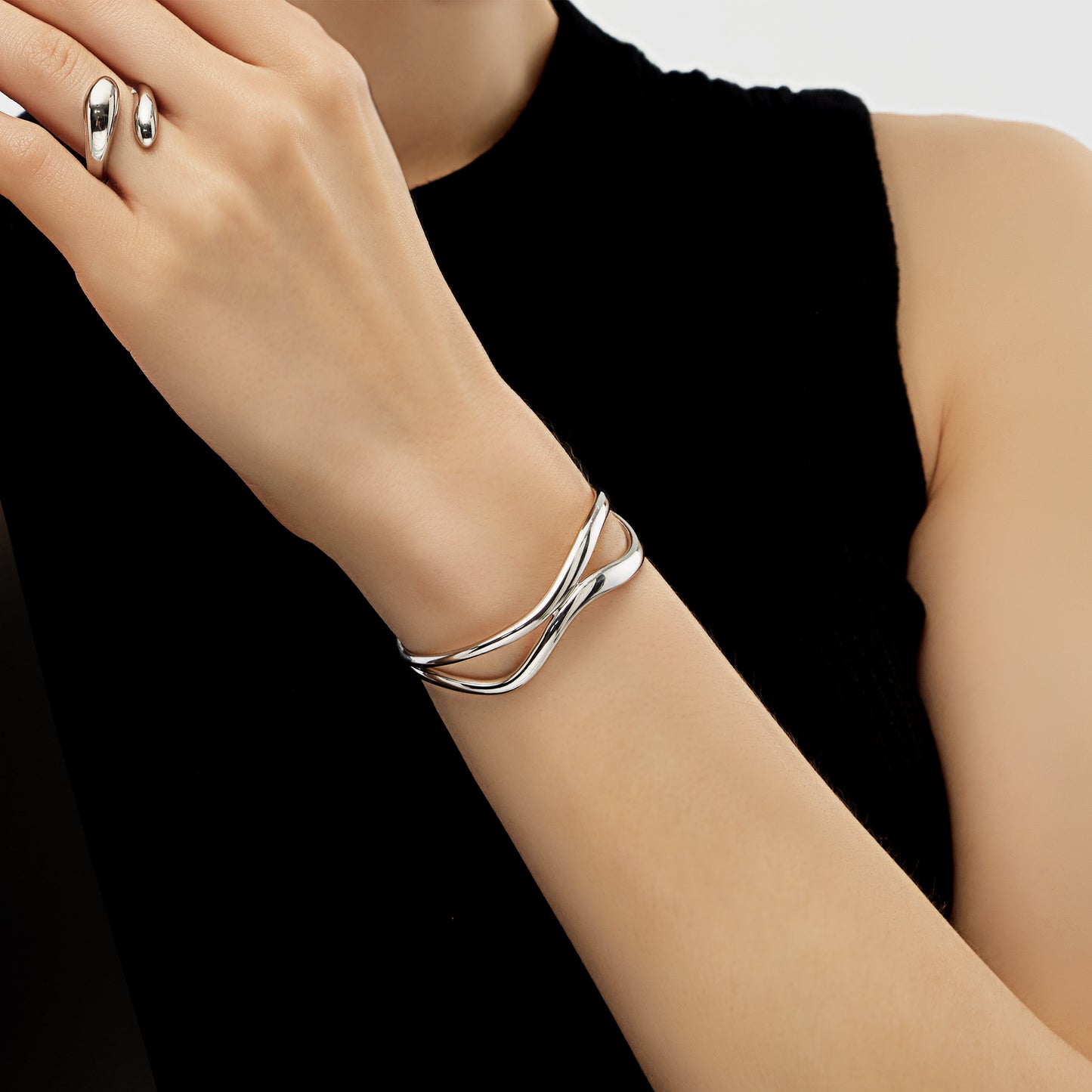 TRPOPO Infinity Collection - Elegante Fluxo Cuff Pulseira