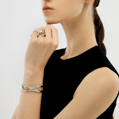 TRPOPO Infinity Collection - Elegante Fluxo Cuff Pulseira